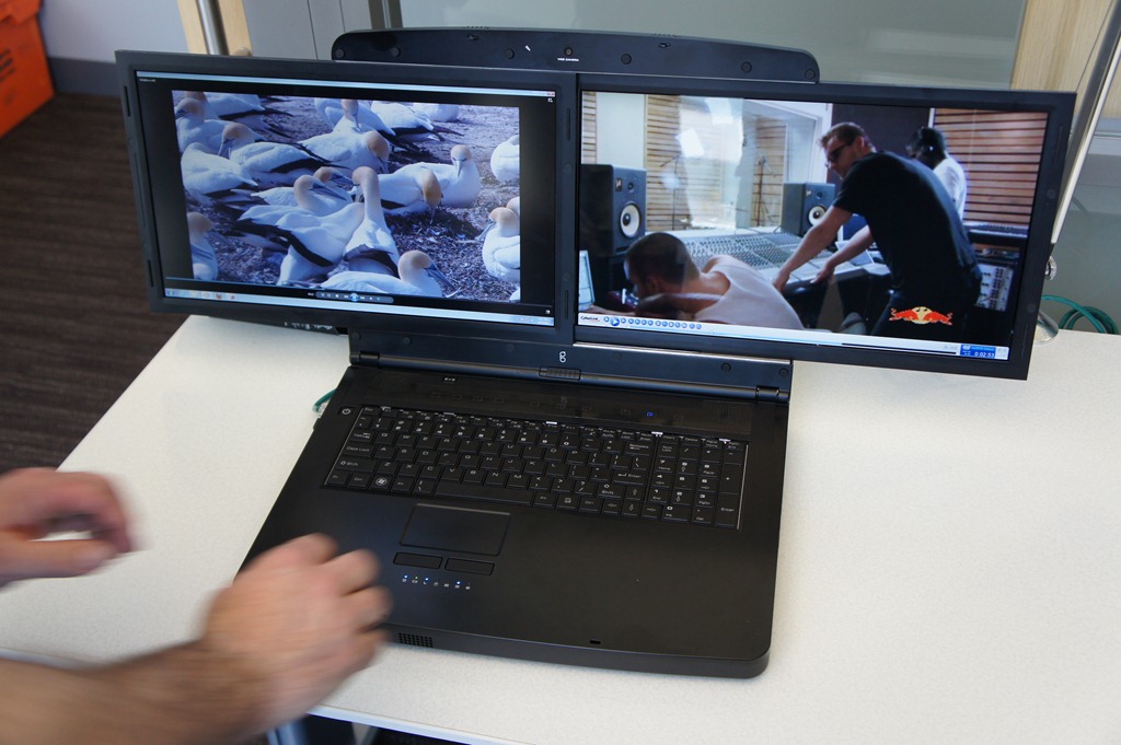 Слово с двумя экранами. Асус с 2 экранами. Двухэкранный ноутбук ASUS. Ноутбук с двумя экранами Acer. Дополнительные экраны для ноутбука.